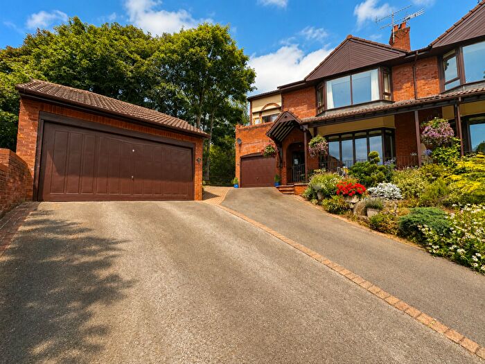 3 Bedroom Apartment For Sale In Pipers Lane, Heswall, CH60