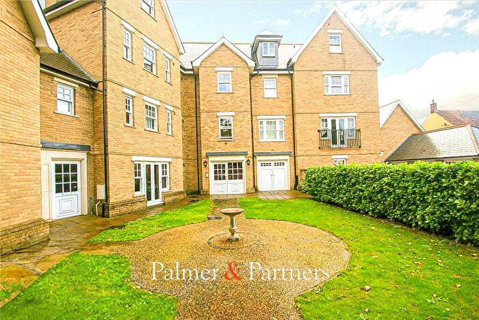 2 Bedroom Apartment For Sale In Salisbury Avenue, Colchester, Essex, CO3