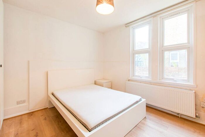 Studio To Rent In Woodlands Park Road, Tottenham, London, N15