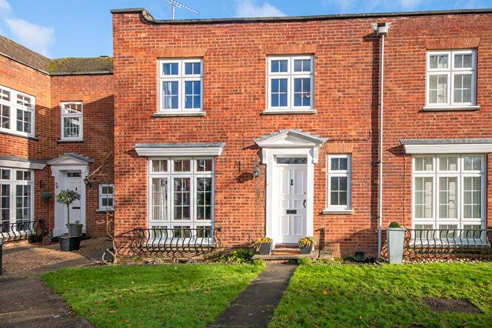 3 Bedroom End Of Terrace House For Sale In Azalea Walk, Pinner, HA5
