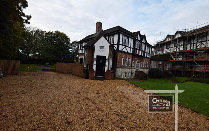 1 Bedroom Flat To Rent In |Ref: |, Link House, Millbrook Road East, Southampton, SO15