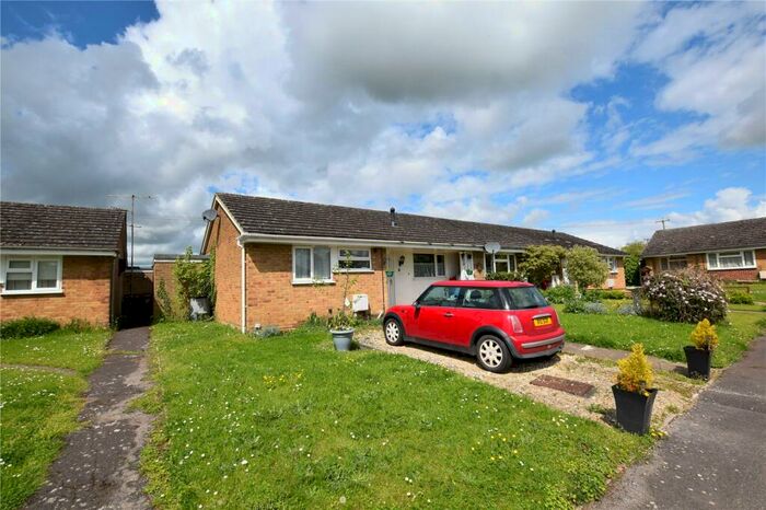 2 Bedroom Bungalow To Rent In Oxford Close, Kirtlington, Kidlington, Oxfordshire, OX5