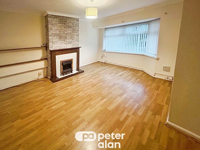 2 Bedroom Flat To Rent In Crynallt Road, Neath, SA11