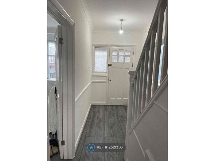 4 Bedroom Semi-Detached House To Rent In St. Edmunds Road, London, N9