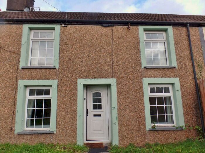 3 Bedroom Cottage To Rent In Heol Groeswen, CF37
