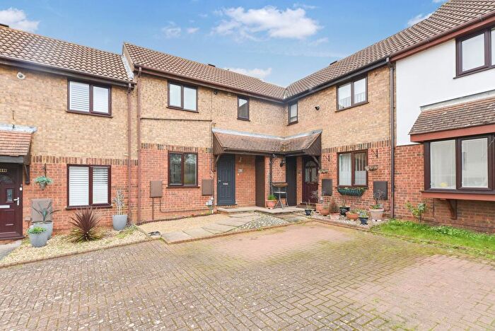 2 Bedroom Terraced House For Sale In Royal Oak Close, Biggleswade, SG18