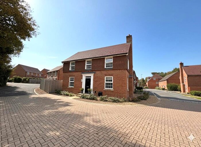 4 Bedroom Detached House For Sale In Agincourt Drive, Sarisbury Green, Southampton, SO31