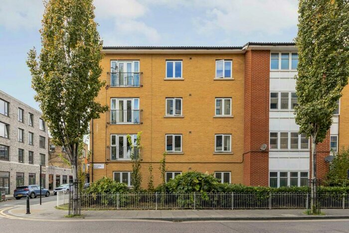 2 Bedroom Flat To Rent In Prince Edward Road, Hackney Wick, E9