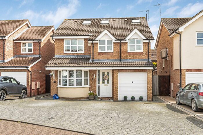 4 Bedroom Detached House For Sale In Gibson Close, Abingdon, OX14