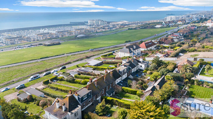 3 Bedroom Cottage To Rent In Roedean Terrace, Brighton, BN2