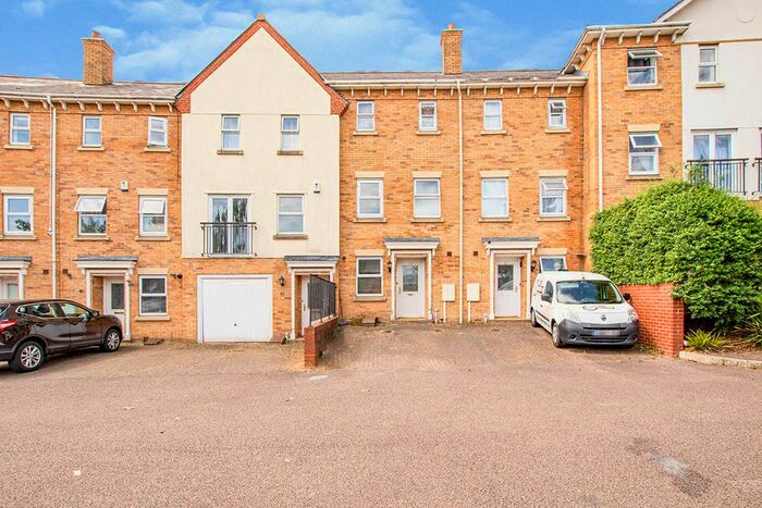 3 Bedroom Terraced House To Rent In Ruth Street, Chatham, Kent, ME4