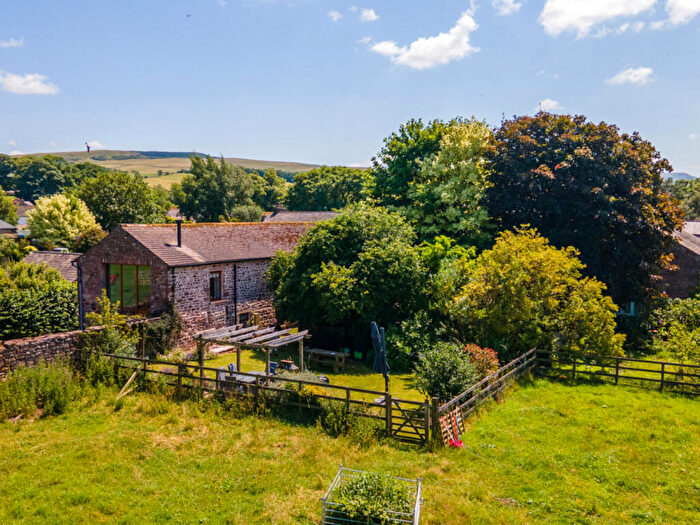 5 Bedroom Semi Detached House For Sale In Blossom Barn, Winton, CA17