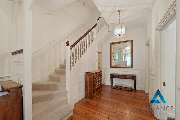 5 Bedroom Detached House To Rent In Oakcroft Road, London, SE13