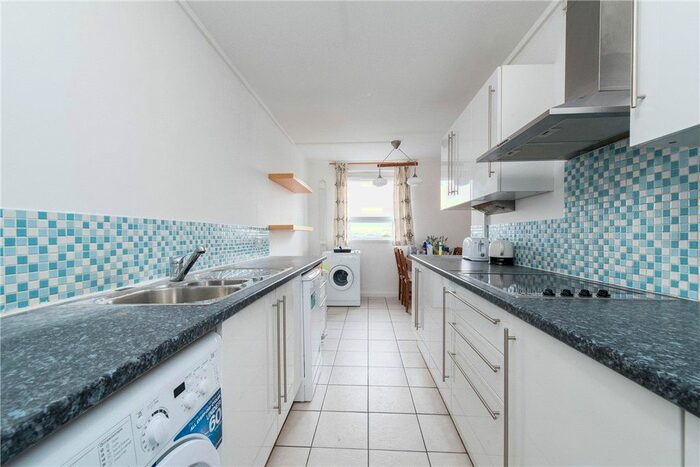 2 Bedroom Garage / Parking To Rent In Little Dimocks, Balham, London SW12