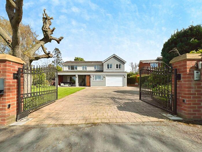 5 Bedroom Detached House For Sale In Beech Court, Newcastle Upon Tyne, NE20