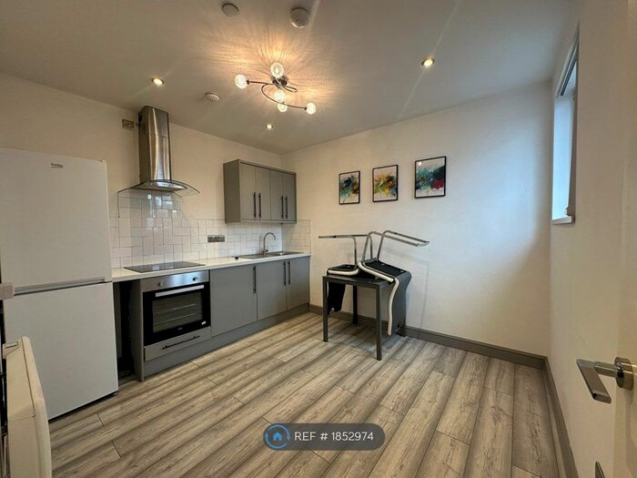 1 Bedroom Flat To Rent In Pomeroy Street, Cardiff, CF10