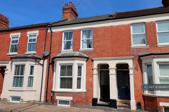 3 Bedroom Terraced House To Rent In Cedar Road, Northampton, NN1