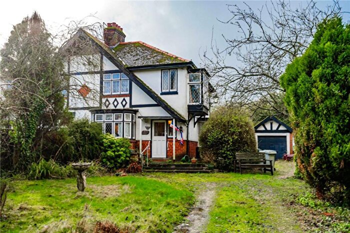 3 Bedroom Semi-Detached House For Sale In Grimsby Road, Louth, LN11