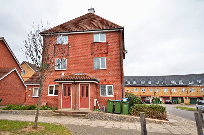 4 Bedroom End Of Terrace House To Rent In Hill View Drive, Thamesmead, SE28