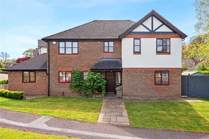 4 Bedroom Detached House For Sale In Long Park Close, Amersham, Buckinghamshire, HP6