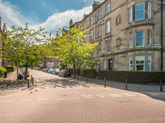 2 Bedroom Flat To Rent In Brunton Terrace, Edinburgh, EH7