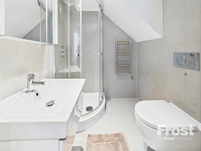 2 Bedroom Apartment To Rent In Wellington Street, Slough, Berkshire, SL1