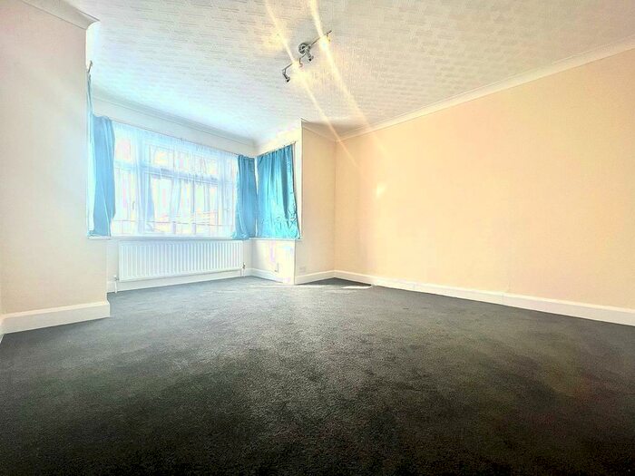 4 Bedroom Semi-Detached House To Rent In Elms Lane, Wembley, HA0