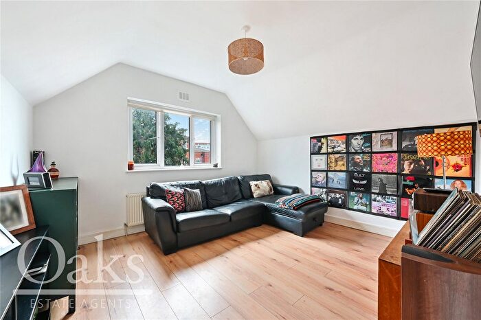 2 Bedroom Flat For Sale In Gleneagle Road, Streatham, SW16