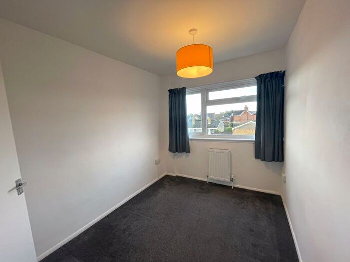 3 Bedroom Flat To Rent In Turners Place, Holmer Green, High Wycombe, HP15