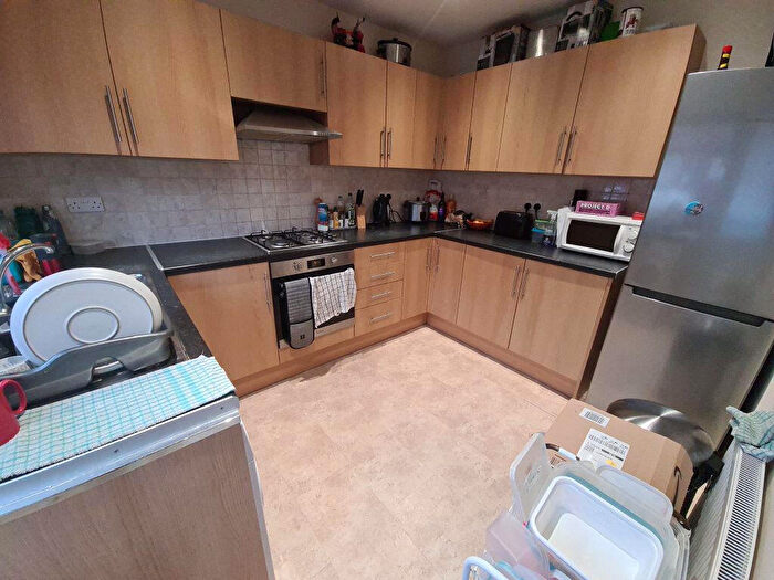 5 Bedroom House To Rent In Mayville Road, Leeds, LS6