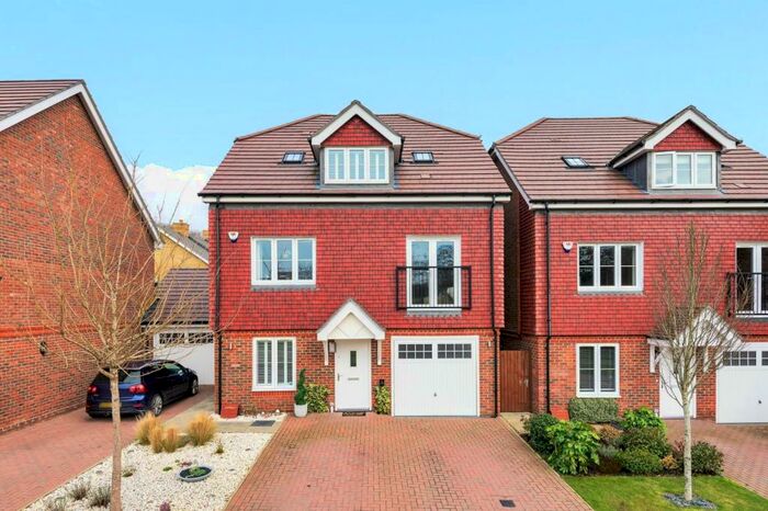 4 Bedroom Detached House To Rent In Guernsey Way, Brookwood Farm, Knaphill, Woking, GU21