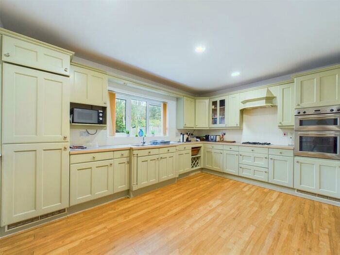 4 Bedroom Detached House For Sale In Monarch Drive, Kingsmead, Cheshire, CW9