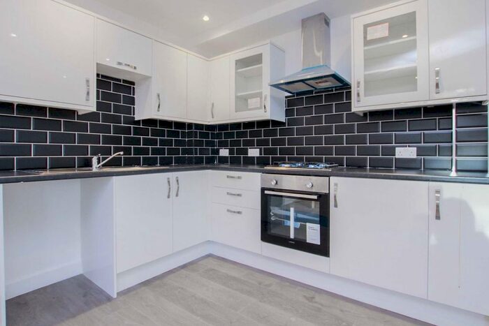 1 Bedroom Flat To Rent In Richmond Road, Kingston Upon Thames KT2