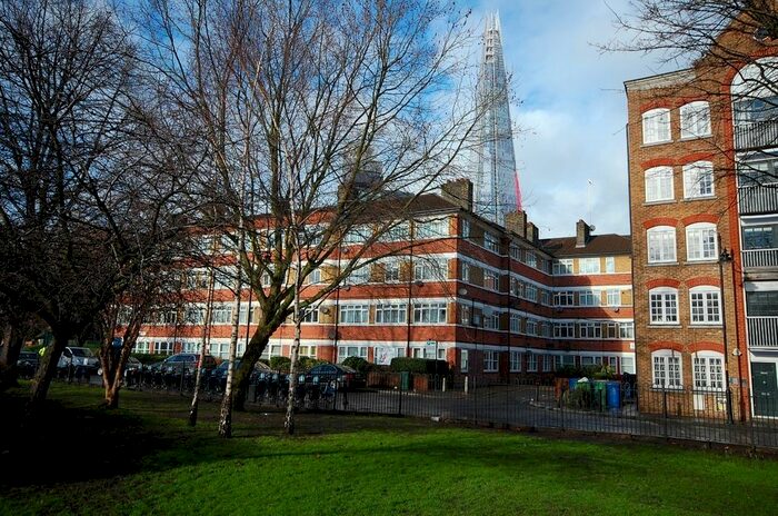 2 Bedroom Flat To Rent In Tyers Estate, Bermondsey Street, London, SE1
