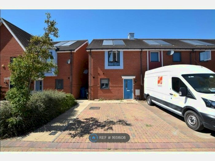 2 Bedroom End Of Terrace House To Rent In Heathland Way, Grays, RM16