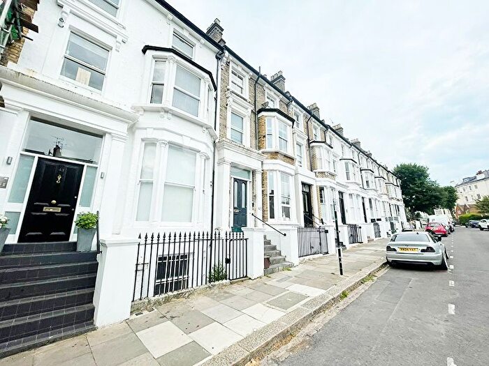 2 Bedroom Flat To Rent In Primrose Gardens, London, NW3