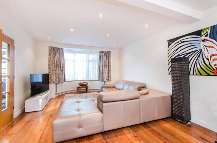 3 Bedroom Semi Detached House To Rent In George V Avenue, Pinner, HA5