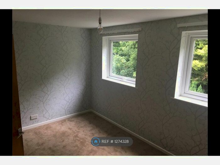 2 Bedroom Terraced House To Rent In Pinewood Park, Farnborough GU14