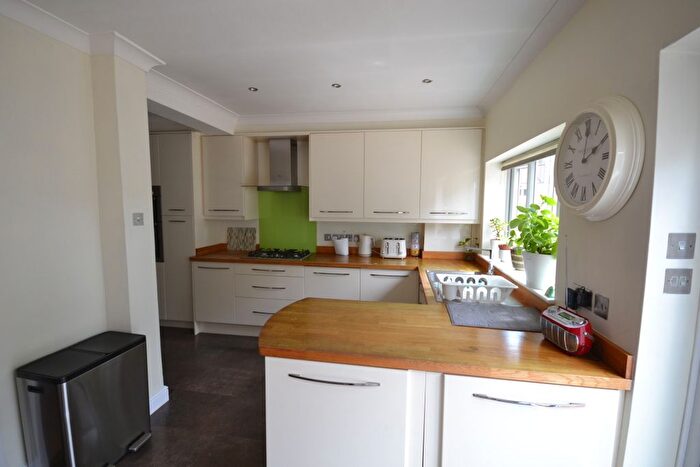 3 Bedroom Terraced House For Sale In Heather Avenue, Romford, RM1