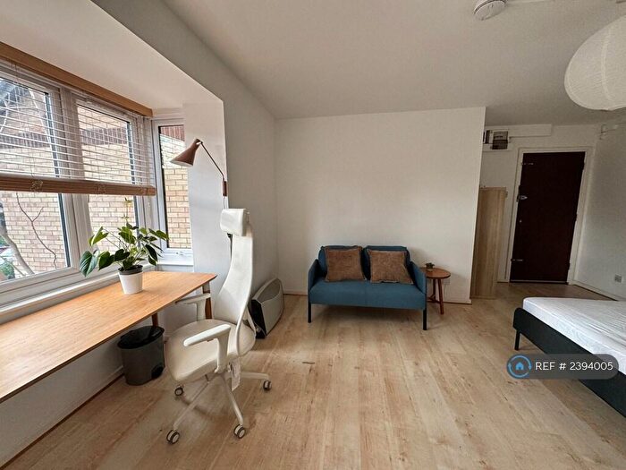 Studio To Rent In Gaugin Court, London, SE16