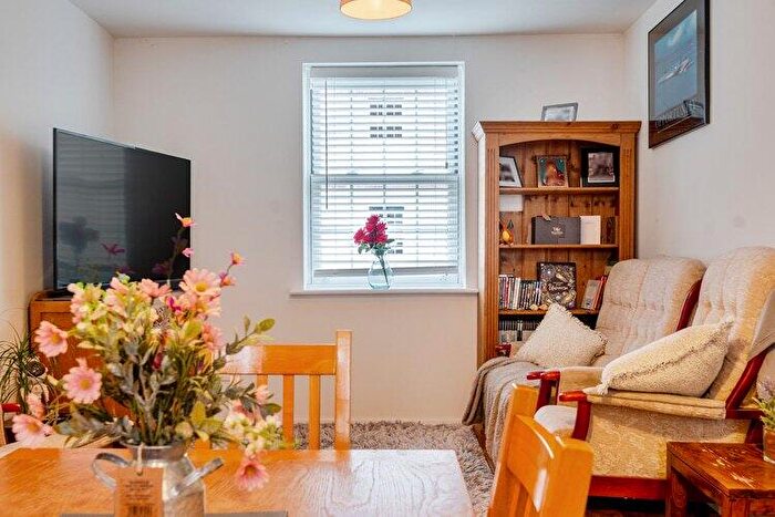 2 Bedroom Flat For Sale In Walston Way, Huntingdon, Cambridgeshire, PE28