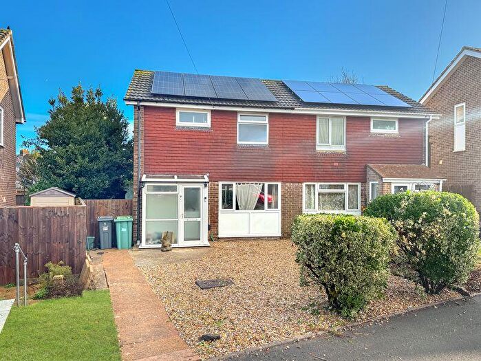 3 Bedroom Semi Detached House For Sale In Spring Walk, Newport, PO30