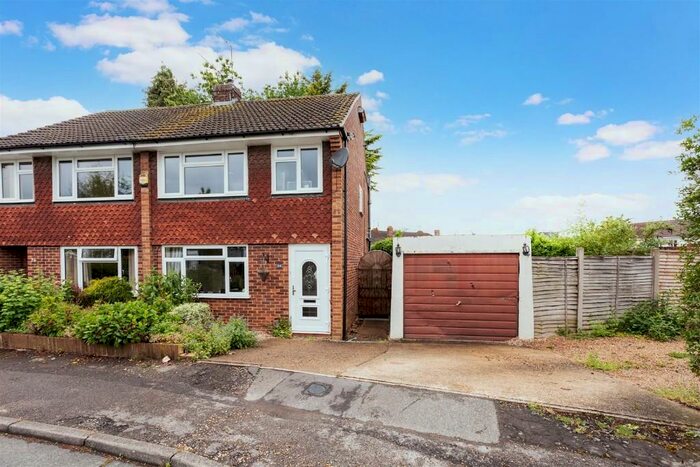 3 Bedroom Semi-Detached House To Rent In Mallard Drive, Slough, Berkshire, SL1