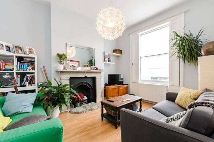 1 Bedroom Flat To Rent In Coldharbour Lane, Camberwell, London, SE5