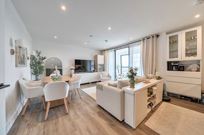 2 Bedroom Flat For Sale In Angel Heights, Poplar Walk, Croydon, CR0