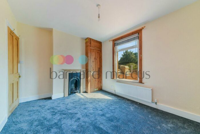 2 Bedroom House To Rent In St Peters Street, South Croydon, CR2