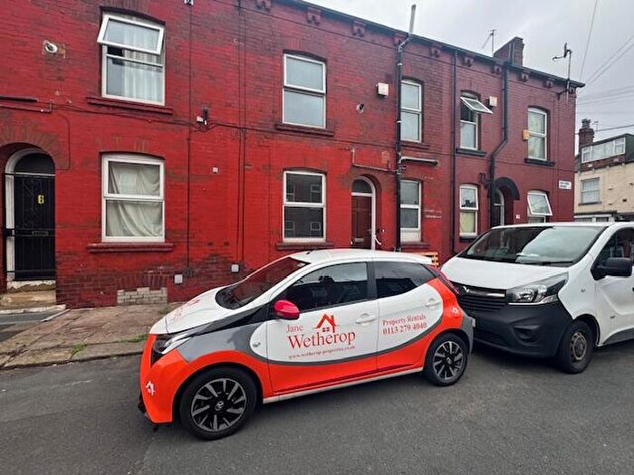 2 Bedroom Terraced House To Rent In Walford Mount, Leeds, West Yorkshire, LS9