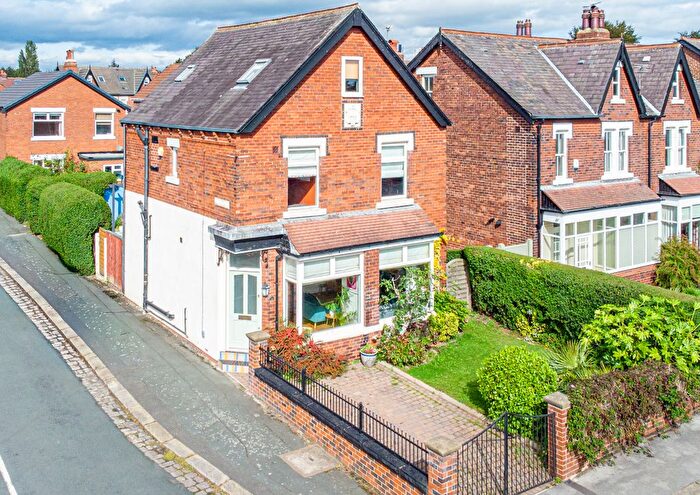 5 Bedroom Detached House For Sale In Gledhow Avenue, Leeds, LS8