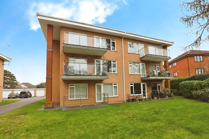 2 Bedroom Flat For Sale In Grosvenor Road, Westbourne, Bournemouth, Dorset, BH4