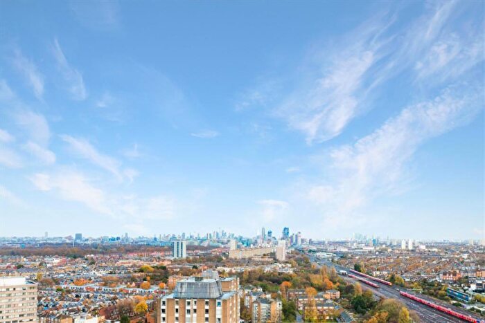 2 Bedroom Apartment To Rent In Duval House, London, SW11